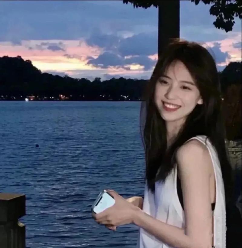 女生