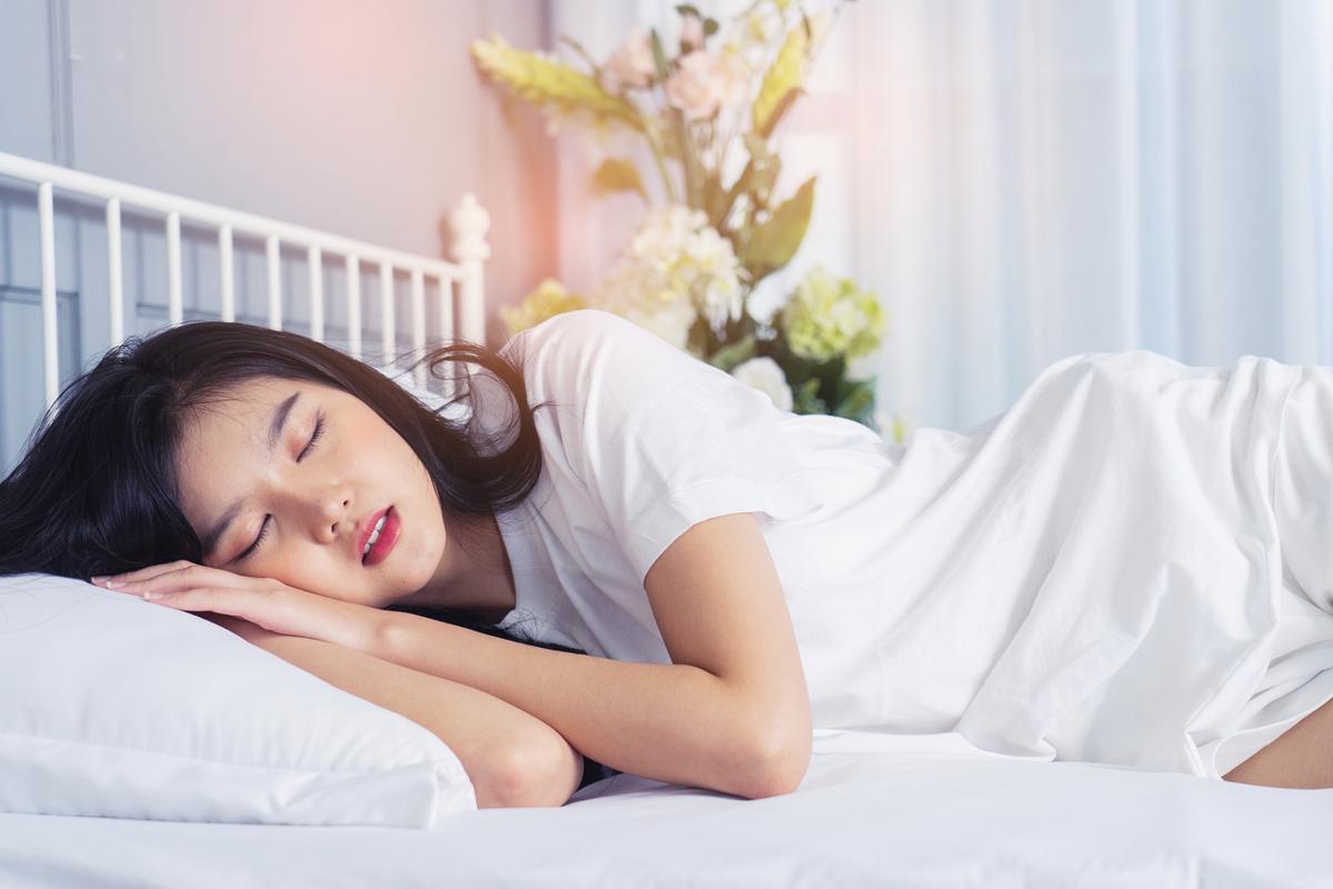 女性睡眠